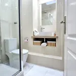 Charming One-bedroom Flat On Rue Hoche
