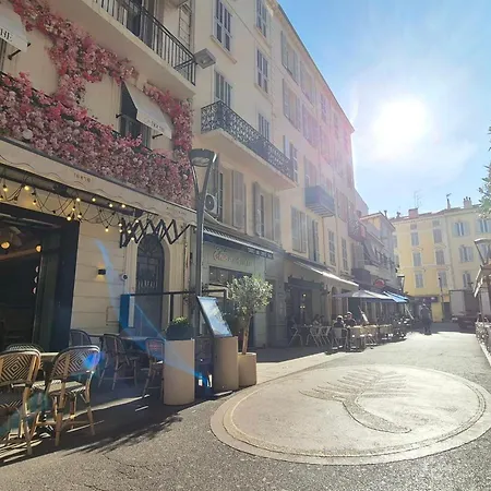 Apartamento Charming One-bedroom Flat On Rue Hoche *