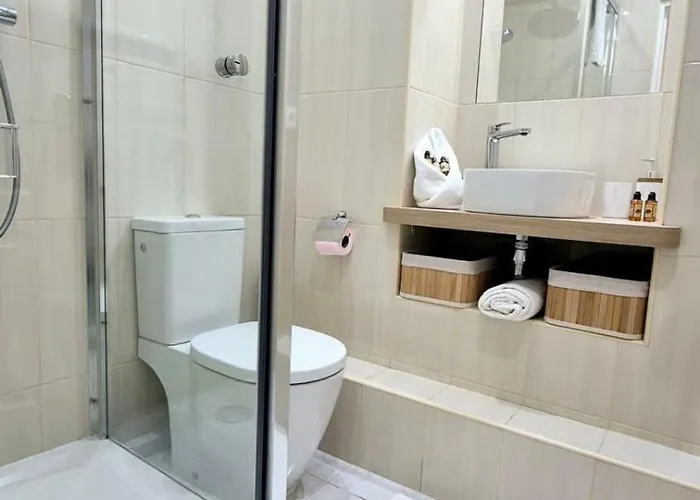 Apartamento Charming One-bedroom Flat On Rue Hoche