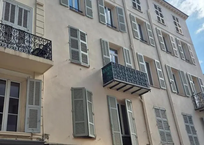 Charming One-bedroom Flat On Rue Hoche Apartamento *