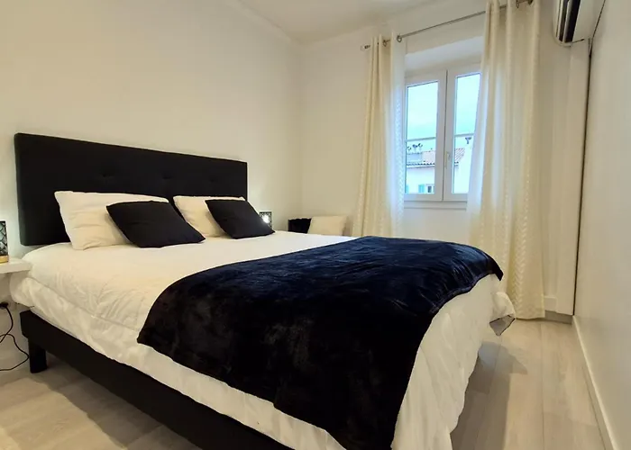 Apartamento Charming One-bedroom Flat On Rue Hoche Cannes