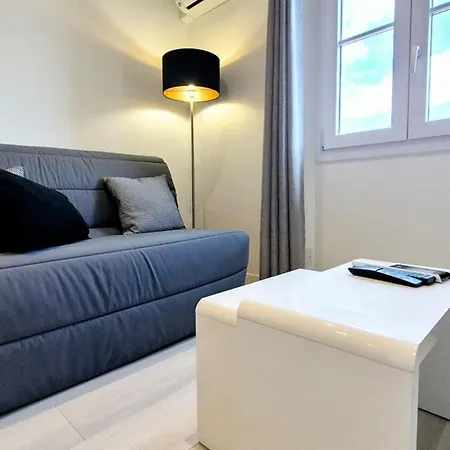 Daire Charming One-bedroom Flat On Rue Hoche *