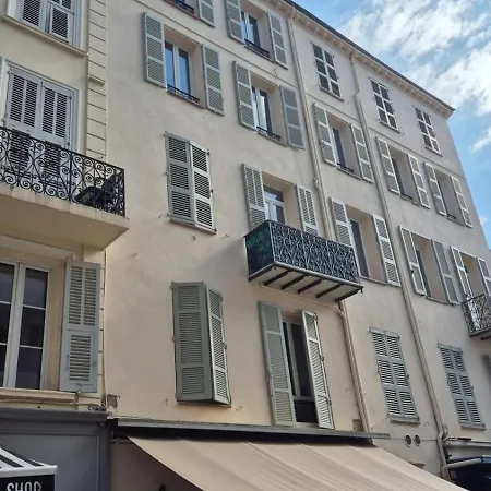 Charming One-bedroom Flat On Rue Hoche Lejlighed *