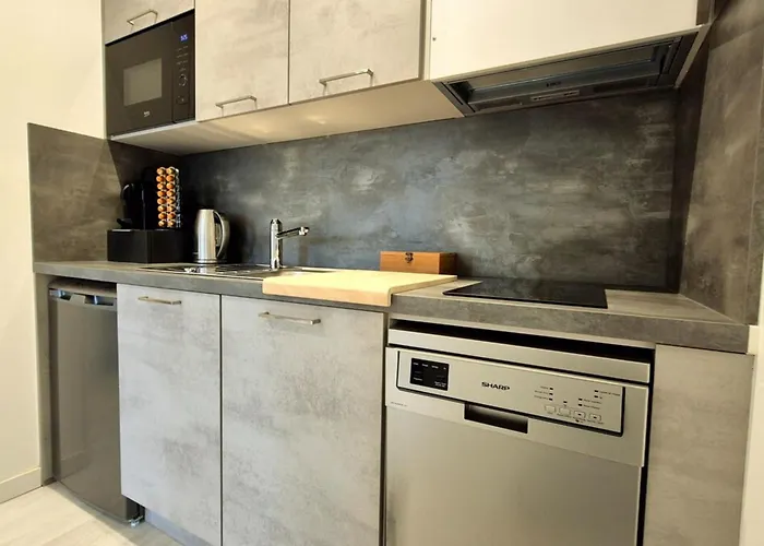 Apartman Charming One-bedroom Flat On Rue Hoche *