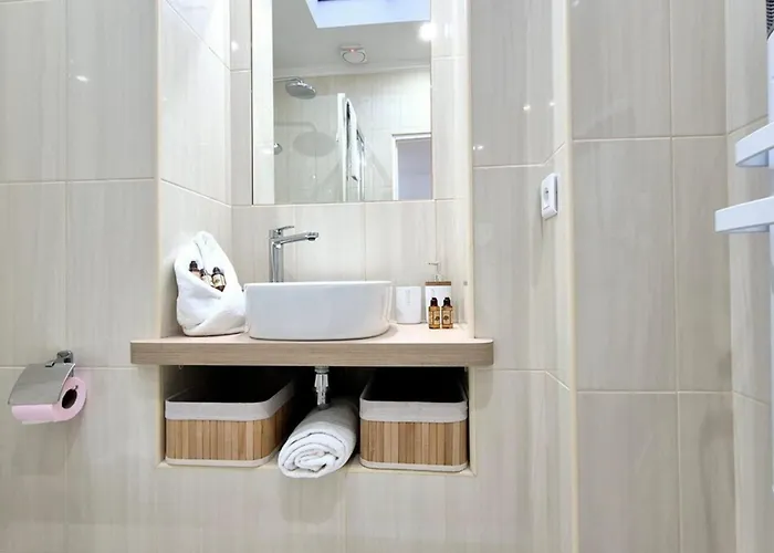 Charming One-bedroom Flat On Rue Hoche Διαμέρισμα Κάννες