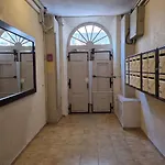 Charming One-bedroom Flat On Rue Hoche Apartment