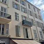 Charming One-bedroom Flat On Rue Hoche Apartment *